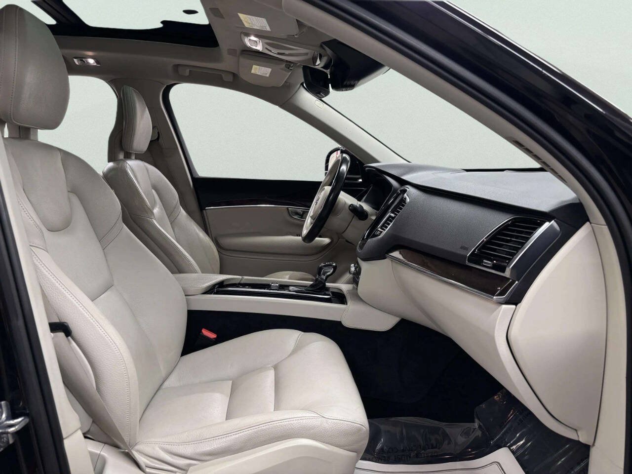 Used 2018 Volvo XC90 T5 Momentum w/ Convenience Package FWD image 27