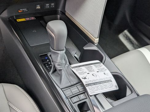 Used 2026 Toyota Camry SE w/ Convenience Package image 16