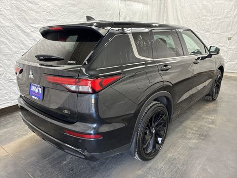 Used 2023 Mitsubishi Outlander SE Black Edition AWD/4WD image 3
