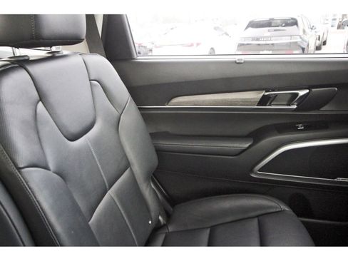 Used 2022 Kia Telluride EX w/ EX Premium Package image 15