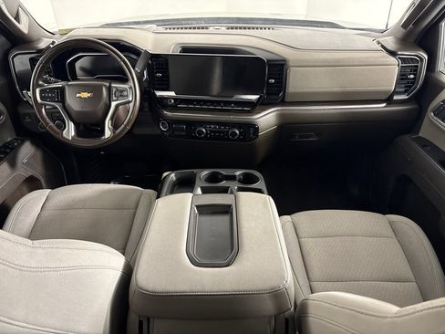Used 2025 Chevrolet Silverado 1500 LT RWD image 16