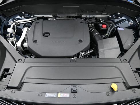 New 2026 Volvo XC90 B6 Plus image 13