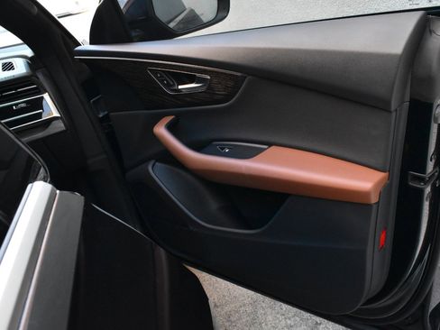 Used 2021 Audi Q8 Premium Plus image 25