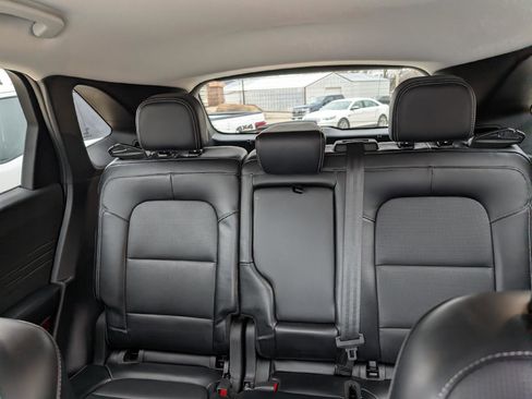 Used 2024 Ford Escape Platinum image 27