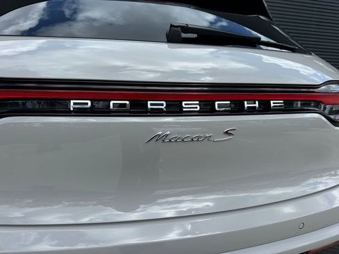 Certified 2023 Porsche Macan S image 14