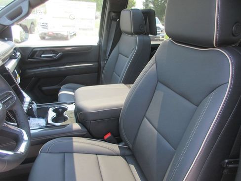 New 2026 GMC Yukon Elevation w/ Elevation Premium Package AWD/4WD image 11