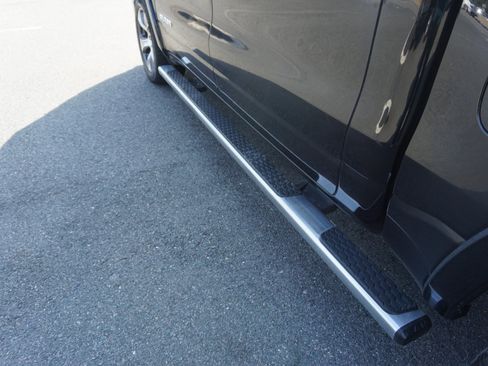 Used 2019 RAM 1500 Laramie image 11