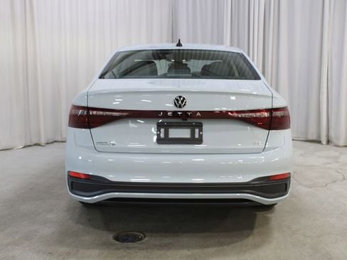 New 2026 Volkswagen Jetta SE image 24
