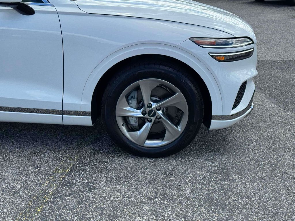 Certified 2026 Genesis GV70 2.5T AWD/4WD image 9