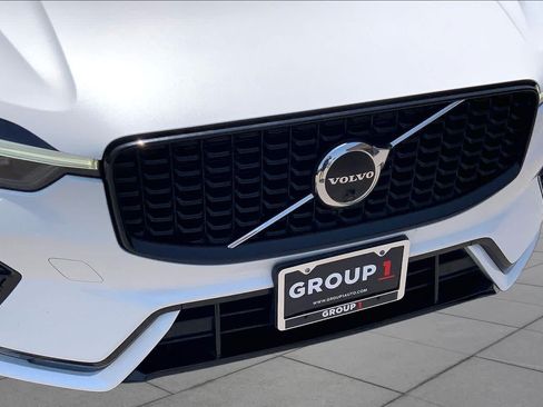 Used 2023 Volvo XC60 B5 Ultimate w/ Climate Package FWD image 30