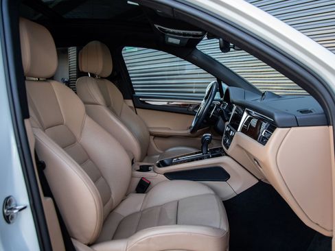 Certified 2023 Porsche Macan S AWD/4WD image 14