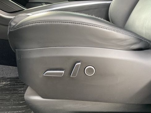 Used 2022 Tesla Model X Plaid image 21