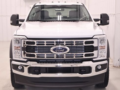 New 2026 Ford F550 4x4 Crew Cab w/ XLT Value Package image 4
