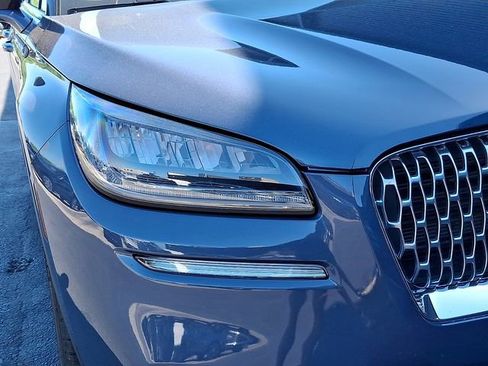 Used 2022 Lincoln Corsair AWD w/ Premium Package image 11