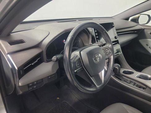 Used 2019 Toyota Avalon XLE image 16