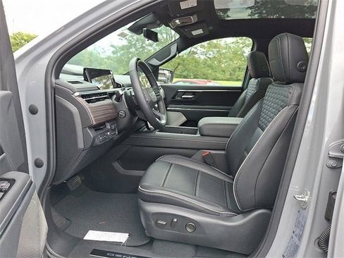 New 2024 GMC Sierra EV Denali image 7