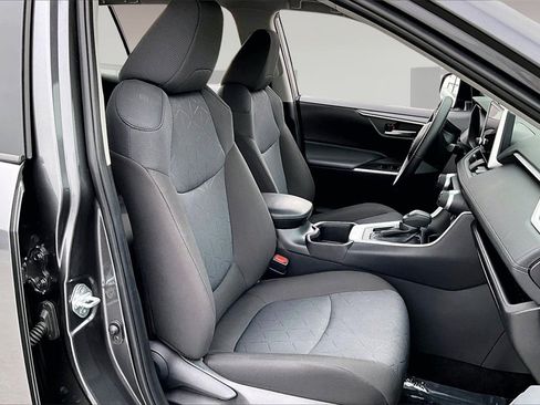 Used 2025 Toyota RAV4 XLE image 27