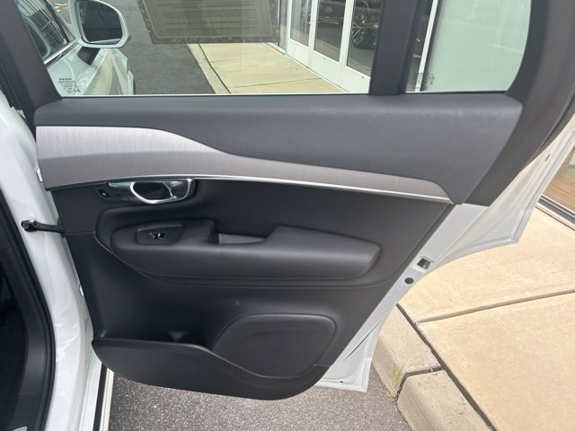 Certified 2025 Volvo XC90 B5 Core AWD/4WD image 12