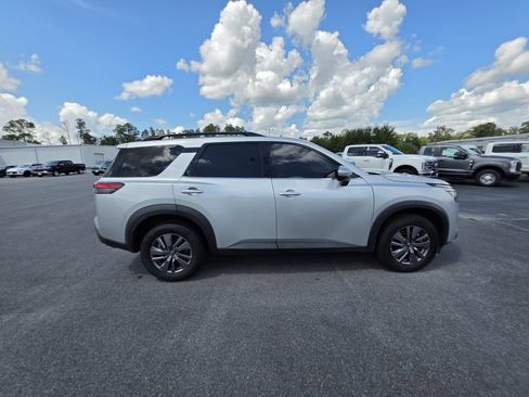 Used 2024 Nissan Pathfinder SV AWD/4WD image 7