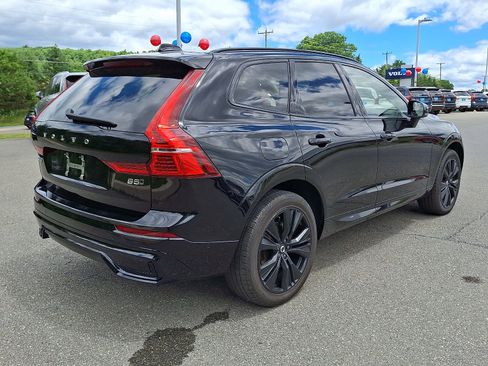 Certified 2023 Volvo XC60 B5 Ultimate w/ Climate Package AWD/4WD image 6