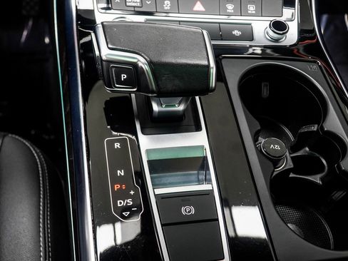 Used 2022 Audi Q8 Premium Plus w/ Premium Plus Package image 19