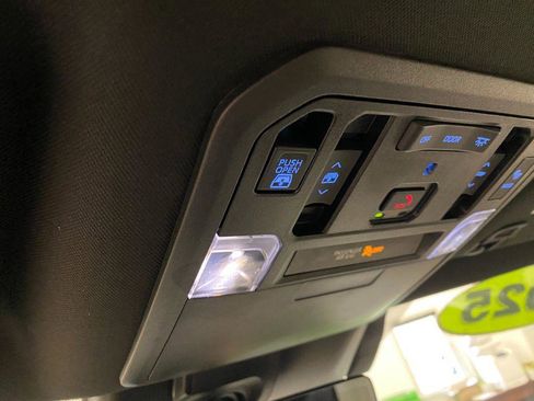 Used 2023 Toyota Tundra Capstone image 17