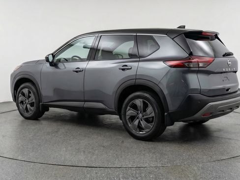 Used 2025 Nissan Rogue SV AWD/4WD image 6