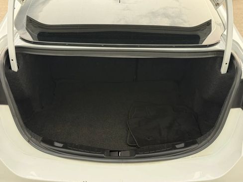 Used 2017 Ford Fusion SE FWD image 13