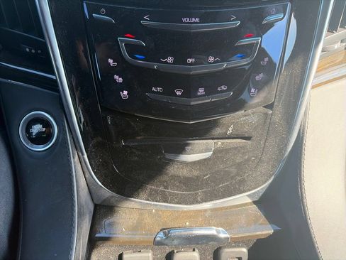 Used 2017 Cadillac Escalade ESV Platinum AWD/4WD image 22