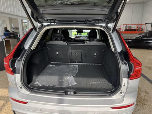 Used 2024 Volvo XC60 B5 Core image 24