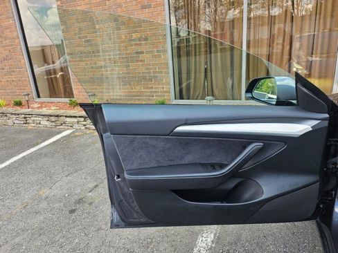 Used 2023 Tesla Model 3 Standard Range image 29