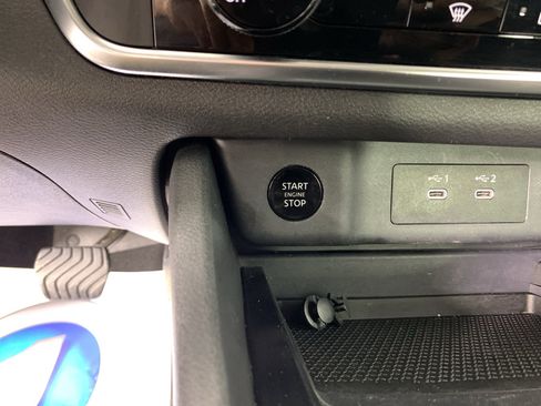 Used 2024 Nissan Rogue S FWD image 16