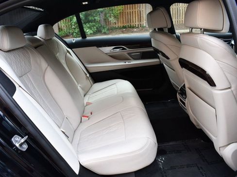 Used 2022 BMW 750i xDrive 750i xDrive w/ M Sport Package image 56