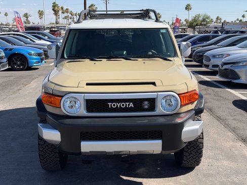 Used 2014 Toyota FJ Cruiser 4WD w/ Upgrade Package image 19