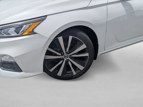 Used 2020 Nissan Altima 2.5 SR FWD image 10