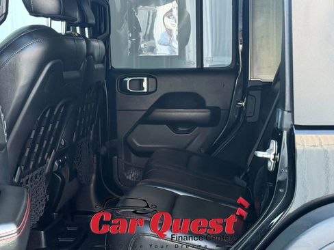 Used 2018 Jeep Wrangler Unlimited Rubicon w/ Steel Bumper Group AWD/4WD image 12