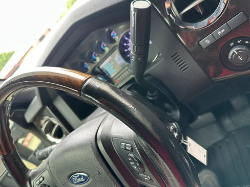 Used 2013 Ford F250 Platinum w/ FX4 Off Road Pkg AWD/4WD image 45