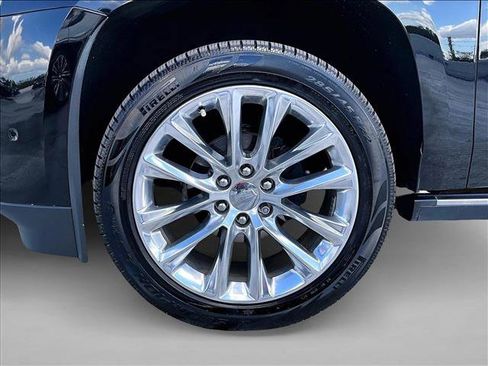 Used 2020 Cadillac Escalade Premium Luxury image 10