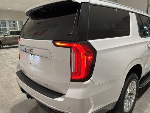 Used 2021 GMC Yukon XL SLT w/ SLT Luxury Plus Package image 6