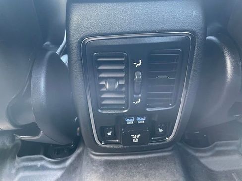 Used 2015 Jeep Grand Cherokee Limited w/ Trailer Tow Group IV AWD/4WD image 23