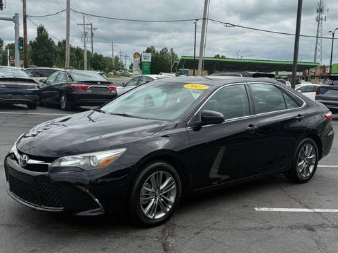 Used 2017 Toyota Camry SE FWD image 7