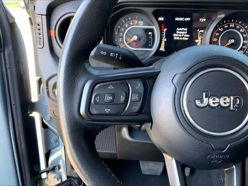 Used 2024 Jeep Gladiator Mojave w/ Technology Group AWD/4WD image 22