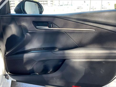 Used 2025 Toyota Camry LE image 18