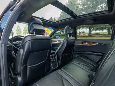 Used 2017 Lincoln MKX Reserve image 18