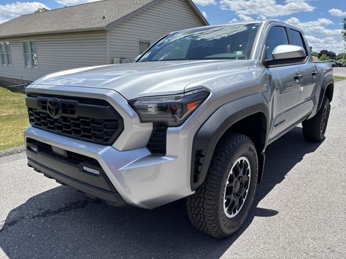 Certified 2026 Toyota Tacoma TRD Off-Road AWD/4WD image 8