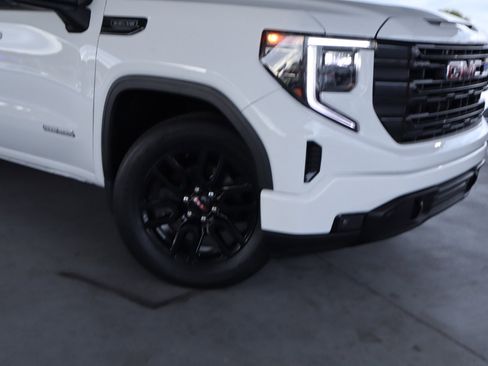 Used 2022 GMC Sierra 1500 Elevation image 4