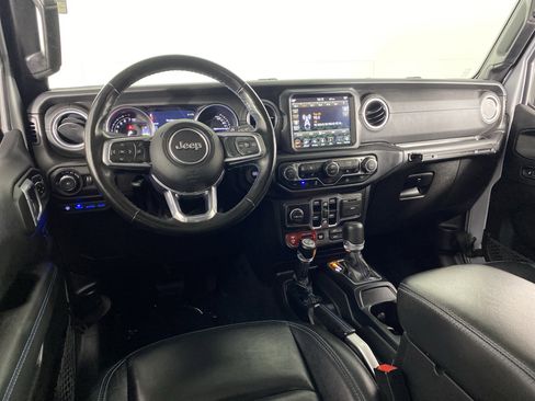 Used 2022 Jeep Wrangler Unlimited Rubicon 4xe w/ Dual Top Group AWD/4WD image 22