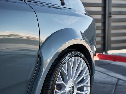 Used 2025 Rolls-Royce Cullinan image 10