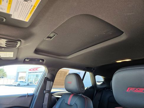 Certified 2025 Chevrolet Trax RS w/ Sunroof Package image 14