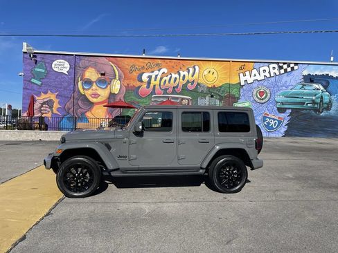 Used 2022 Jeep Wrangler Unlimited Sahara AWD/4WD image 2
